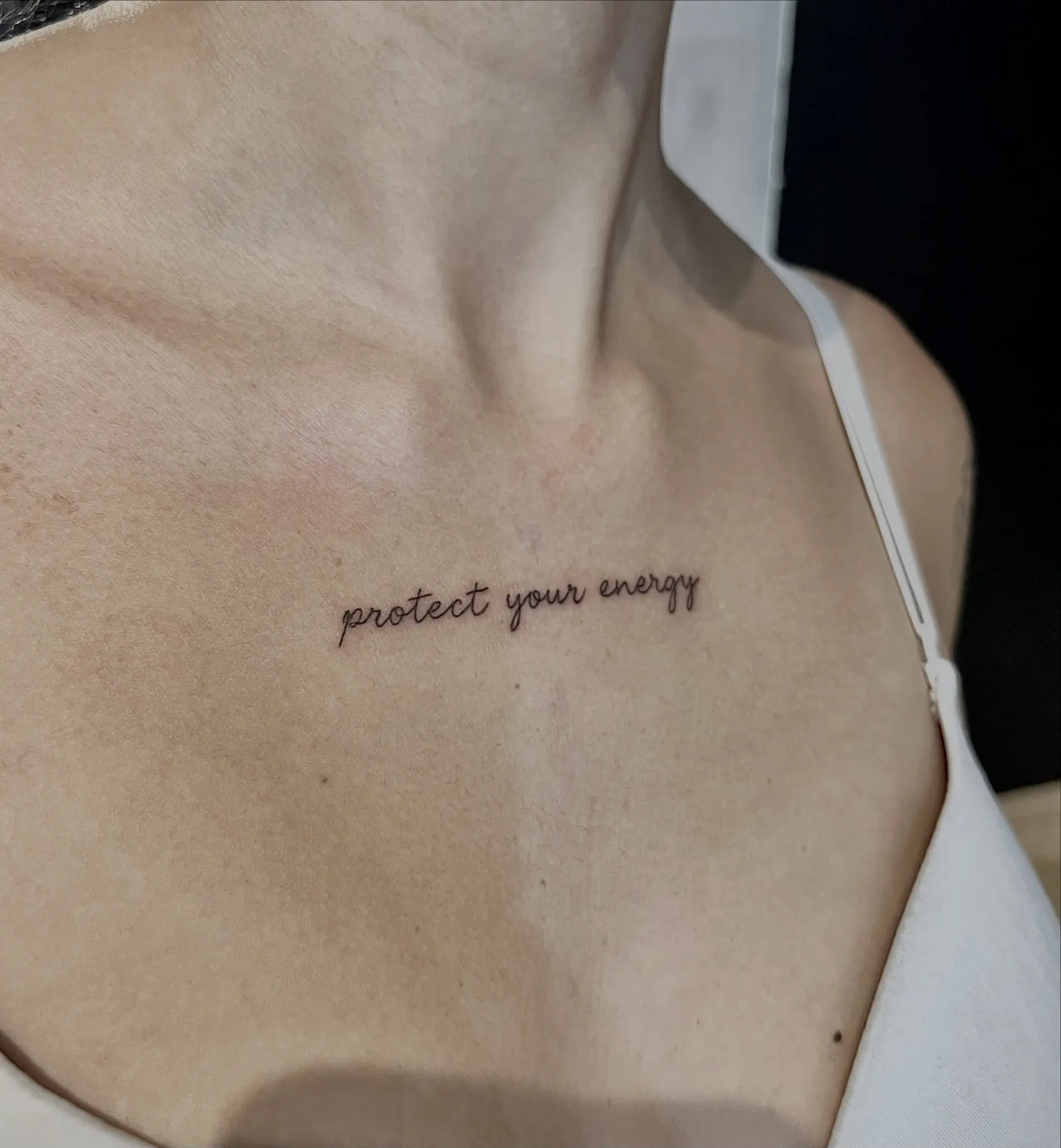 Tatuagem fine line & delicadas feita por Laura Teixeira